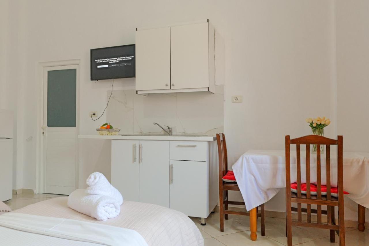 Sunflower Hotel Ksamil Ngoại thất bức ảnh